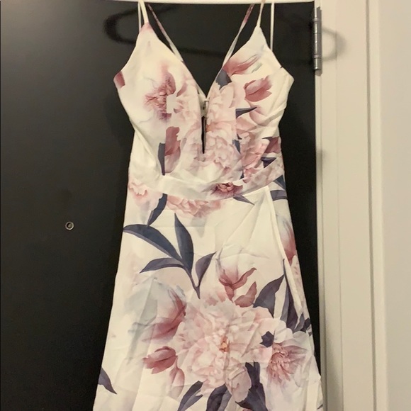 Beautiful dress 👗 BRAND NEW - Picture 5 of 7